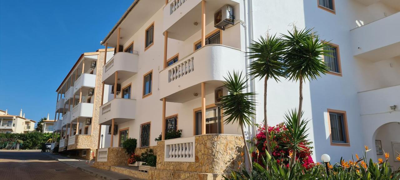 Apartamento - 2 A 4 Pessoas- Piscina Διαμέρισμα Olhos de Αgua Εξωτερικό φωτογραφία